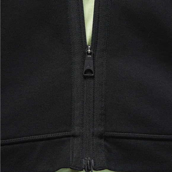 Jordan Dri-FIT Sport
Men's Air Fleece Full-Zip Hoodie - Picture 2 of 9